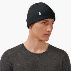 On Running On Merino Beanie (Older Style) -Holabird Sports SHOP 056498 211 1
