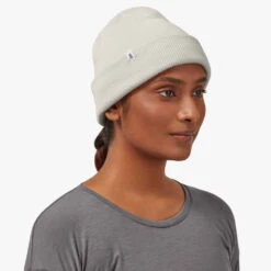 On Running On Merino Beanie (Older Style) -Holabird Sports SHOP 056498 222 1