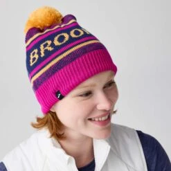 Brooks Heritage Pom Beanie -Holabird Sports SHOP 057389 523 1