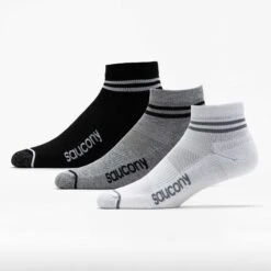 Saucony Inferno Cushioned Quarter Socks (3 Pack) 7 Saucony Inferno Cushioned Quarter Socks (3 Pack) -Holabird Sports SHOP 651404 902 1
